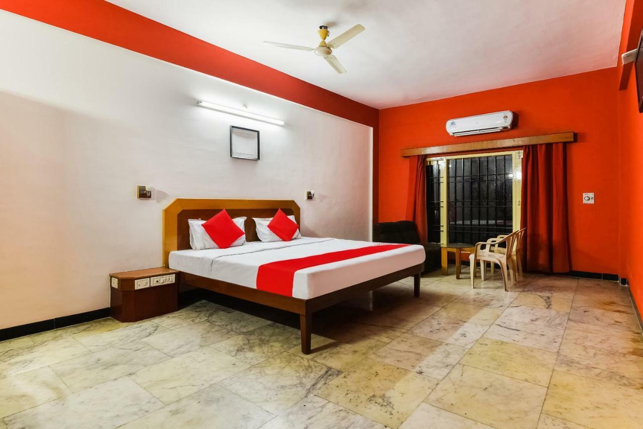 Oyo 48251 Dsr Grand Hotel Krishnagiri Екстериор снимка