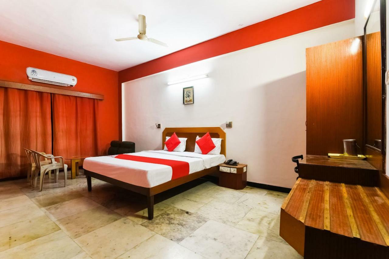 Oyo 48251 Dsr Grand Hotel Krishnagiri Екстериор снимка